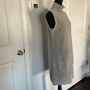 Max Studio - Sweater Dress for fall; Soft Grey, Size M.